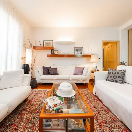 Luxury Penthouse - View & Terrace ボローニャ