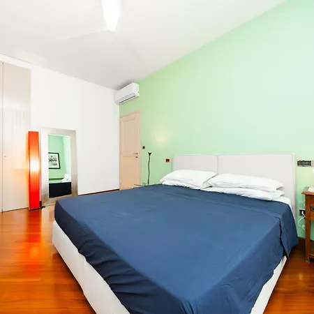Luxury Penthouse - View & Terrace Apartman Bologna