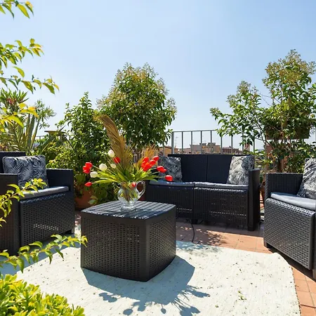 Luxury Penthouse - View & Terrace Apartman